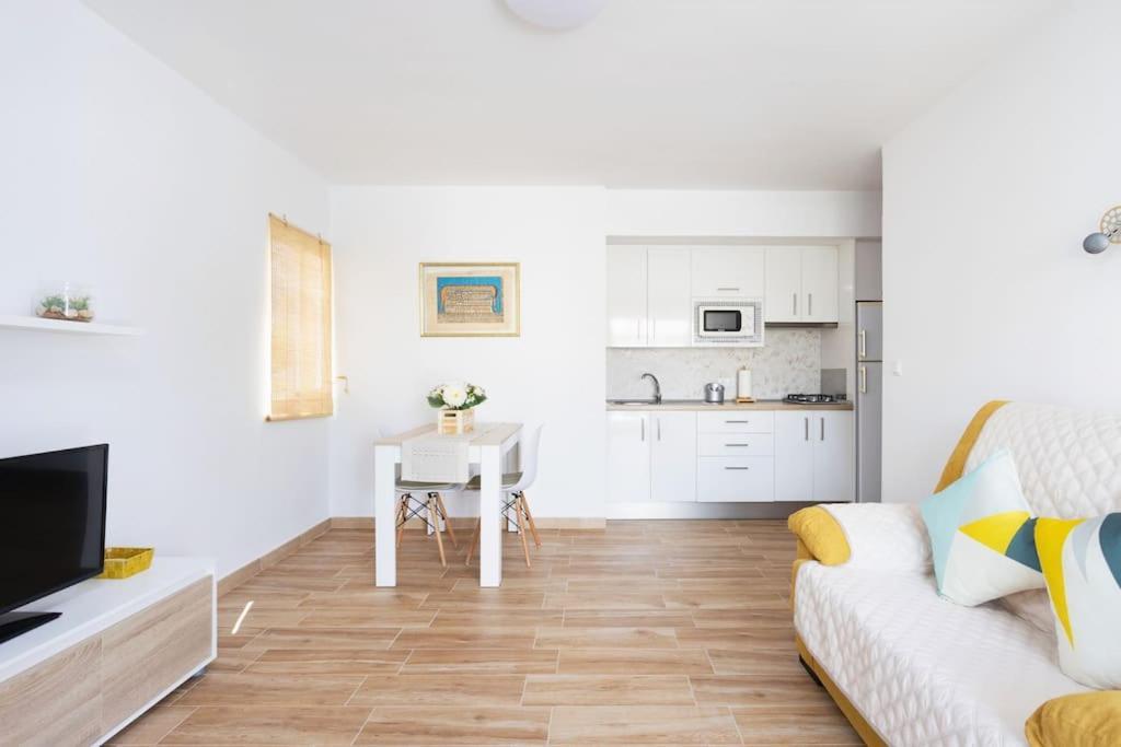 Vivienda Vacacional Rosaini Los Cristianos  Dış mekan fotoğraf